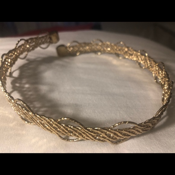 Gold color choker necklace - Picture 4 of 6
